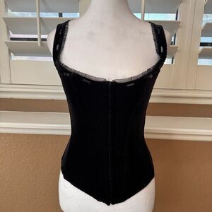Fredericks Of Hollywood Size 34B Structured Corset Top Black Velvet Lace Up Vamp